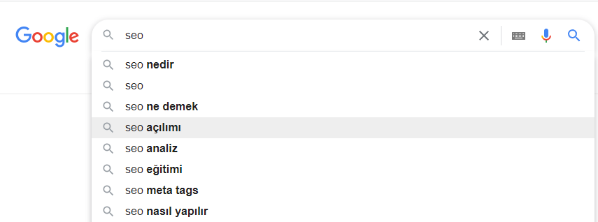 Google arama kutusu otomatik tamamlama ile ilgili sorgu önerileri örneği.